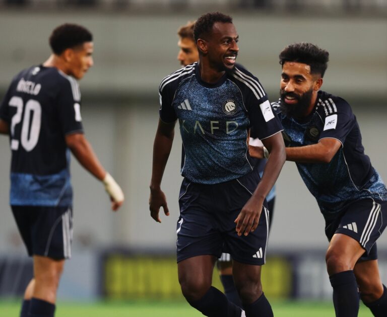 النصر-يواصل-عروضه-القوية-بثنائية-في-شباك-الزوراء-العراقي