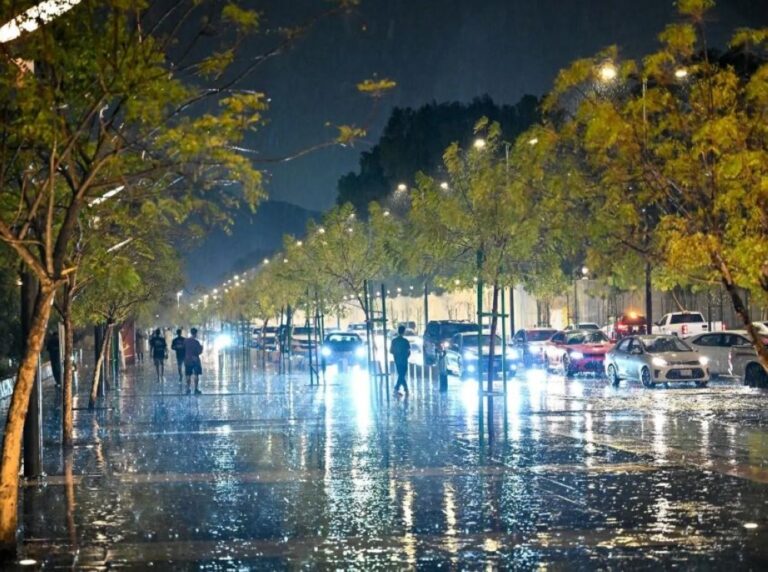 طقس-السبت.-أمطار-رعدية-ورياح-نشطة-على-أجزاء-من-6-مناطق