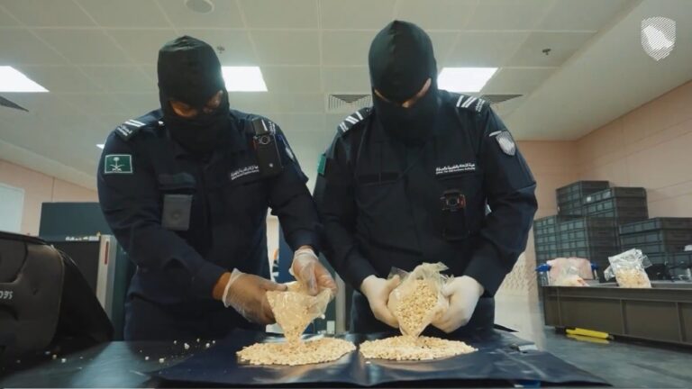 عسير.-القبض-على-مخالف-لترويج-مادتي-الحشيش-والإمفيتامين-المخدرتين