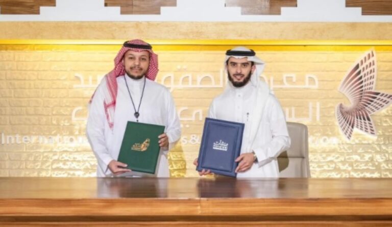 مذكرة-تفاهم-لتطوير-برامج-تمكينية-في-قطاع-الصقارة-والصيد