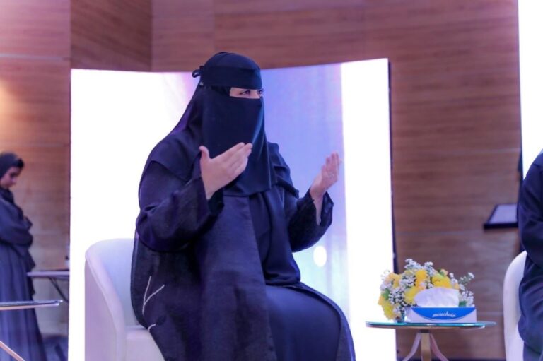 أول-معلمة-صماء-بالتعليم-في-حوار-لـ-“اليوم”:-أسرتي-دعَمت-حلمي-وأطمح-في-نشر-ثقافة-التمكين