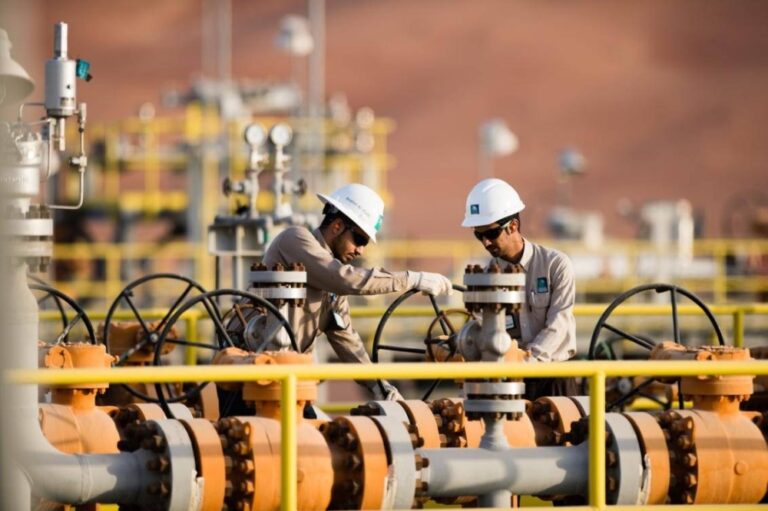 السعودية-تقود-المنطقة-بإنفاق-قياسي-على-النفط-والغاز-في-عام-2025