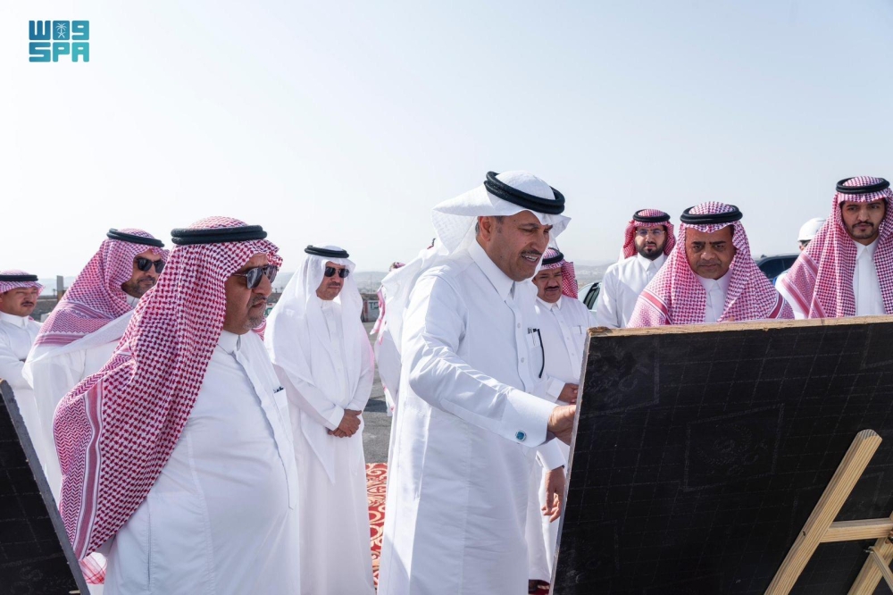 الباحة.-وزير-النقل-يطلع-على-أعمال-توسعة-مطار-الملك-سعود