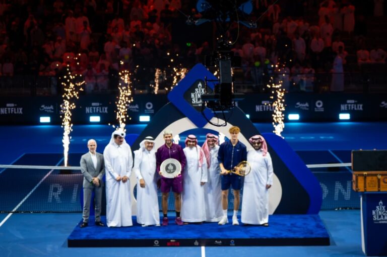 بحضور-تركي-آل-الشيخ…-سينر-يحافظ-على-لقبه-ويتوَّج-بطلاً-لبطولة-“2025-six-kings-slam”-في-موسم-الرياض