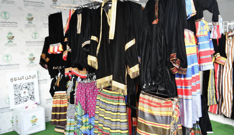 الأزياء-الجازانية.-هوية-تنسجها-الأصالة-وتطرّزها-الذاكرة