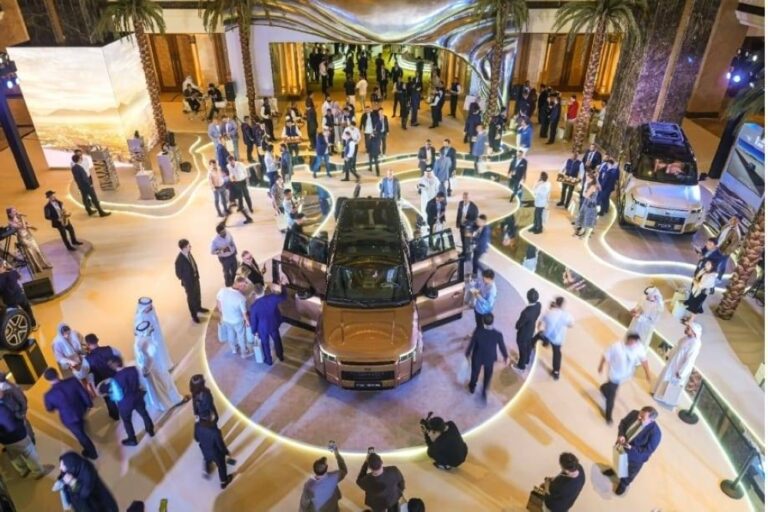 rox-تطلق-سيارتها-الرائدة-الجديدة-adamas-suv-من-أبوظبي
