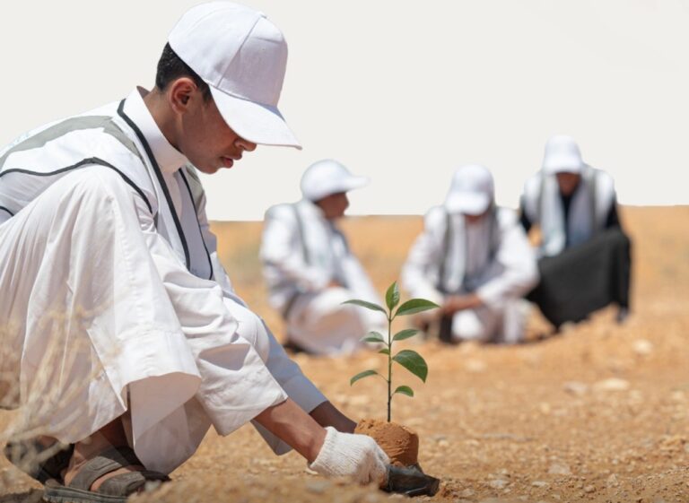 “يدٌ-تغرس-وأرضٌ-تزدهر”.-انطلاق-موسم-التشجير-الوطني-2025-غدًا