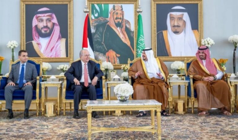 رئيس-وزراء-فلسطين-يصل-إلى-الرياض-وفي-مقدمة-مستقبليه-نائب-أمير-الرياض