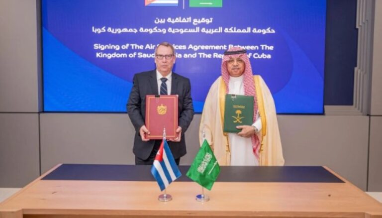 السعودية-وكوبا-توقعان-اتفاقية-في-مجال-خدمات-النقل-الجوي