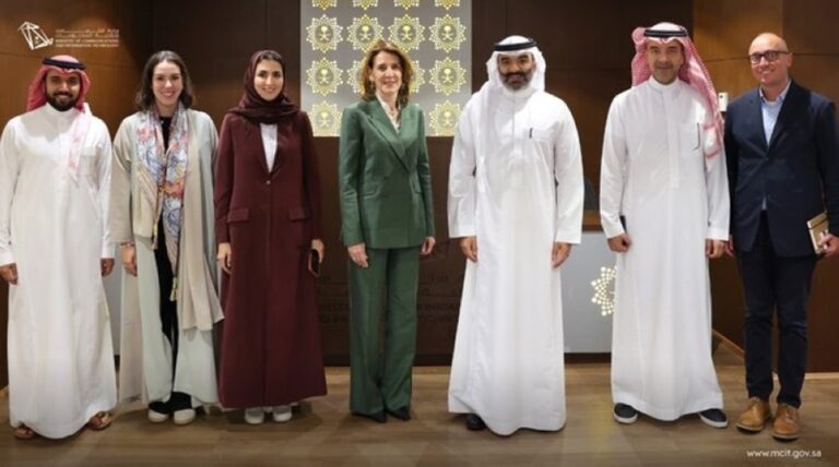 وزير-الاتصالات-يناقش-تعزيز-الشراكة-الاستراتيجية-مع-جوجل-وألفابت