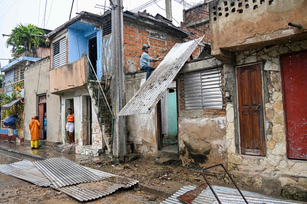 صور|-كوبا-تتأهب-لاستقبال-الإعصار-ميليسا-بعد-اشتداده-إلى-الفئة-الرابعة