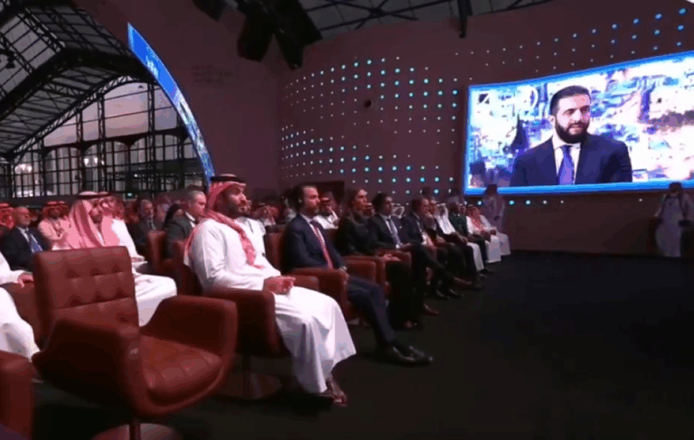 عاجل:-الرئيس-السوري:-مفتاح-العالم-في-السعودية.-والمملكة-بقيادة-ولي-العهد-بوصلة-للمنطقة