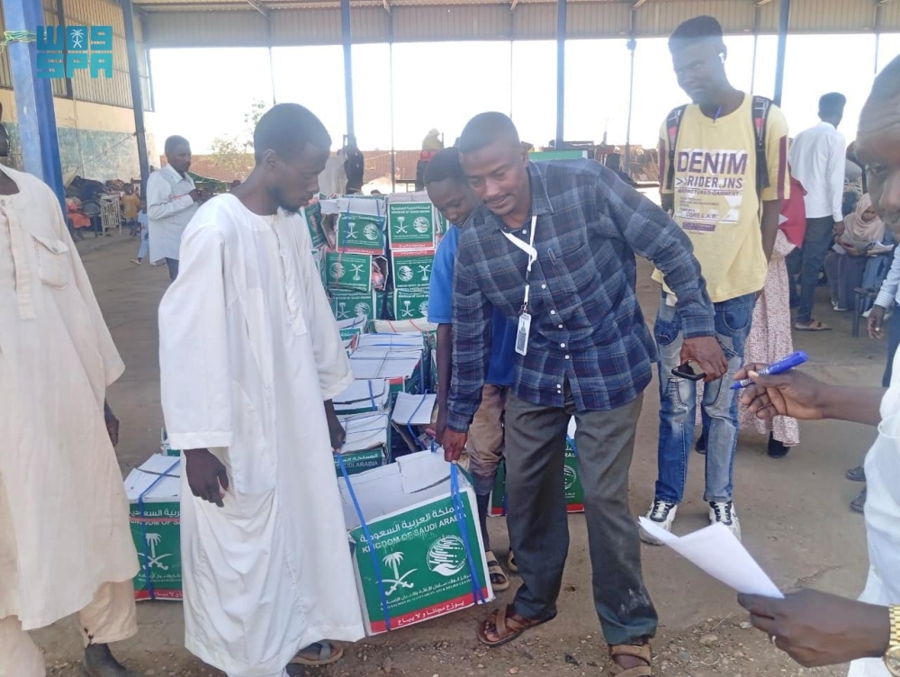 مركز-الملك-سلمان-يوزّع-1.600-سلة-غذائية-في-السودان