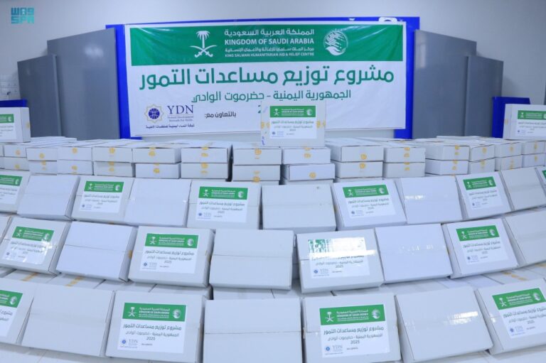 في-5-دول.-مركز-الملك-سلمان-للإغاثة-يوزع-مساعدات-غذائية-جديدة