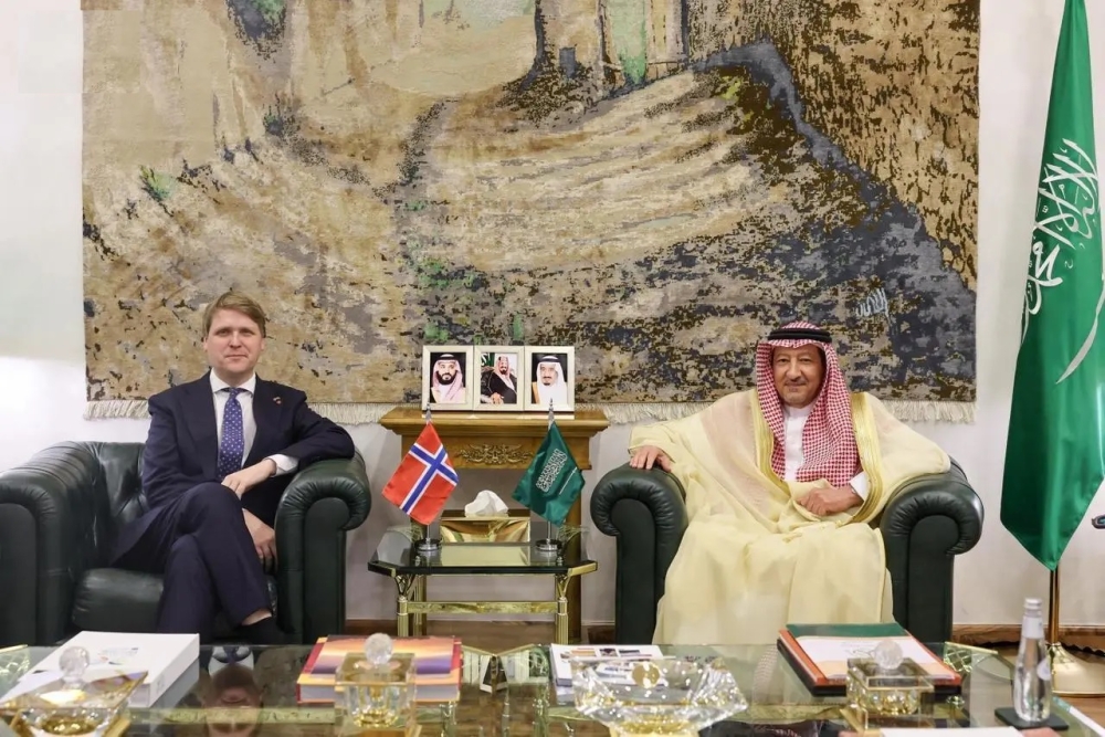 الخريجي-يستعرض-العلاقات-الثنائية-وزير-التنمية-الدولية-النرويجي