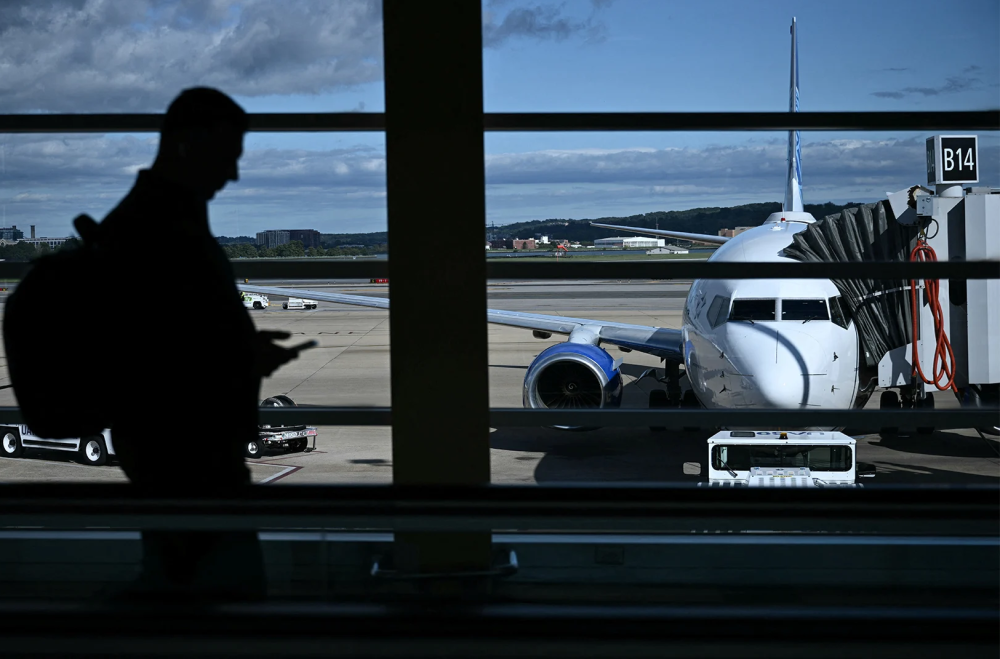 توقف-الملاحة-الجوية-مؤقتًا-في-مطار-بريمن-بعد-رصد-طائرة-مسيرة