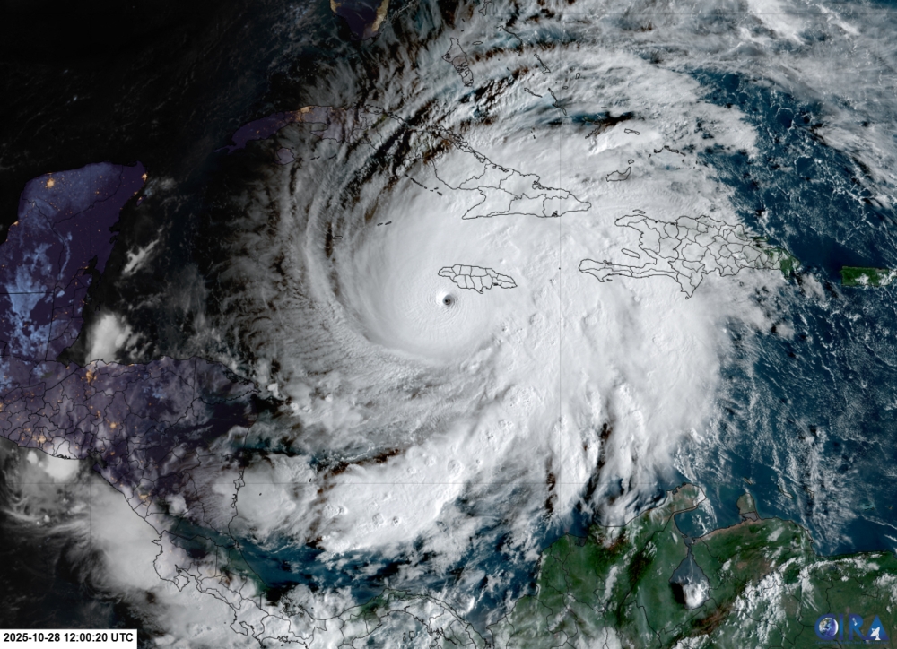 إعصار-“كالمايجي”-يضرب-وسط-الفلبين