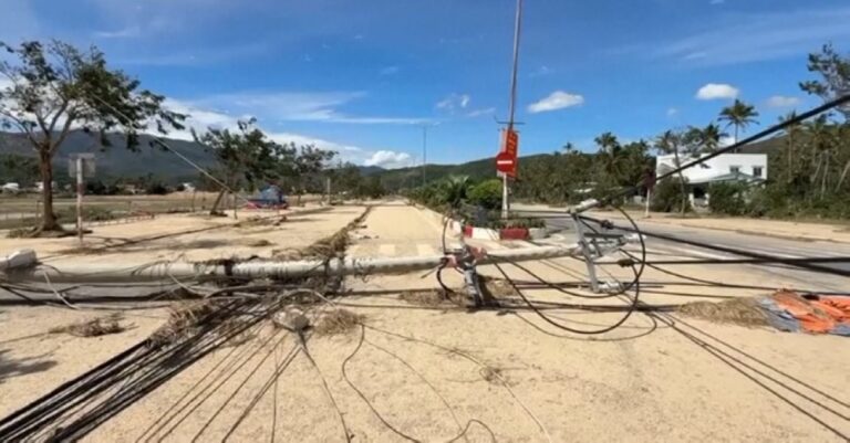 إجلاء-الآلاف-وتدمير-57-منزلاً.-ماذا-فعل-إعصار-كالمايغي-في-فيتنام؟