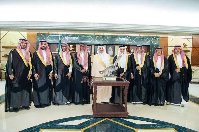 أمير-الشرقية-يستقبل-رئيس-وأعضاء-مجلس-إدارة-نادي-الخليج-بمناسبة-تشكيل-المجلس-الجديد