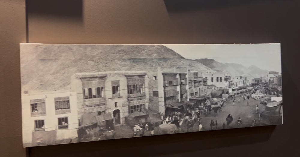 عاجل:-“اليوم”-تقف-على-ذاكرة-الحرمين-في-جناح-يوثق-قرنًا-من-العناية-السعودية