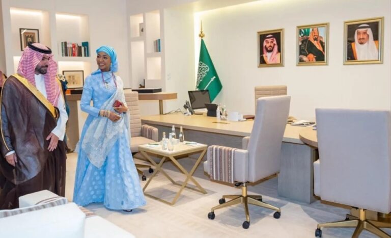 السعودية-ونيجيريا-تبحثان-التعاون-في-مجال-إعارات-القطع-الأثرية-والفنية