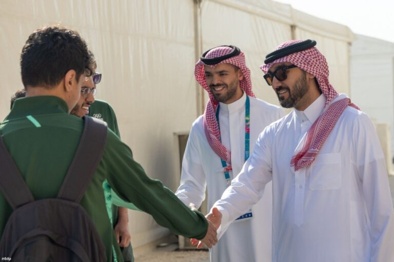 الفيصل-يزور-قرية-الرياضيين-في-دورة-ألعاب-التضامن-الإسلامي