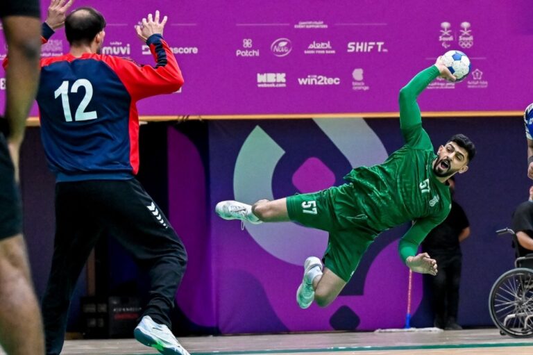 أخضر-اليد-يستهل-مشواره-في-دورة-التضامن-السلامي-بفوز-عريض-على-العراق