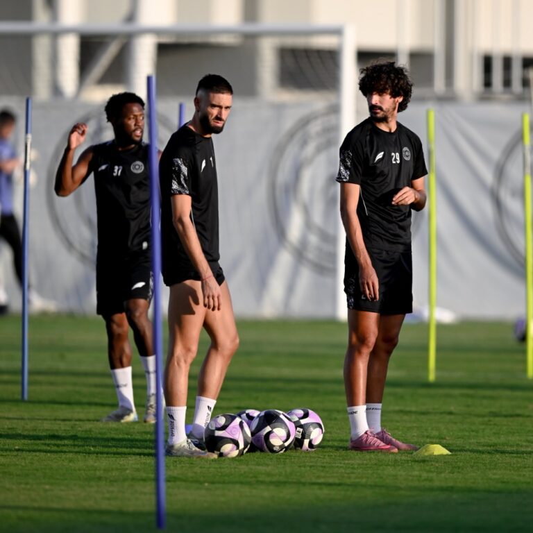 الشباب-يقترب-من-استعاده-محترفه-قبل-مباراة-الأخدود-في-روشن