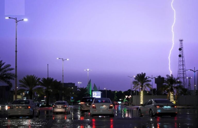 حالة-الطقس.-أمطار-رعدية-متباينة-الشدة-على-أجزاء-من-9-مناطق