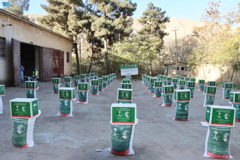 في-5-دول.-مركز-الملك-سلمان-يواصل-تقديم-المساعدات-الغذائية-والطبية