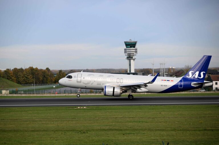 بسبب-الإضراب.-مطار-بروكسل-يلغي-جميع-الرحلات-المغادرة-بـ26-نوفمبر