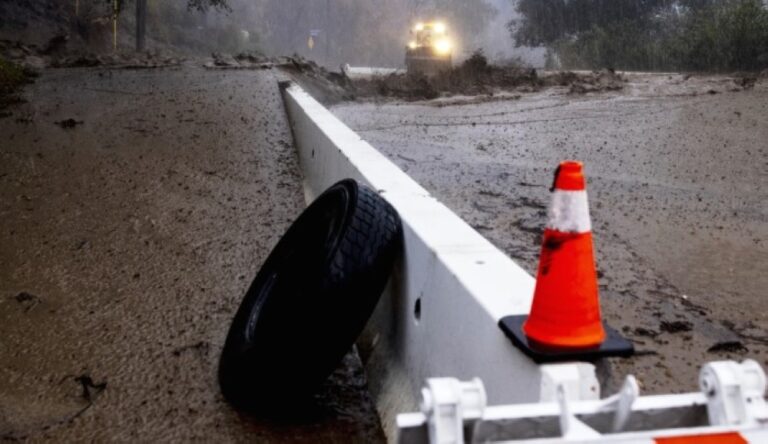 صور|-أمطار-غزيرة-تضرب-جنوب-كاليفورنيا-وتحذيرات-من-فيضانات-مفاجئة