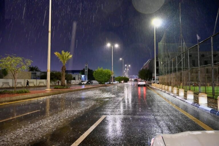 “الأرصاد”-ينبه-من-أمطار-غزيرة-على-منطقة-تبوك