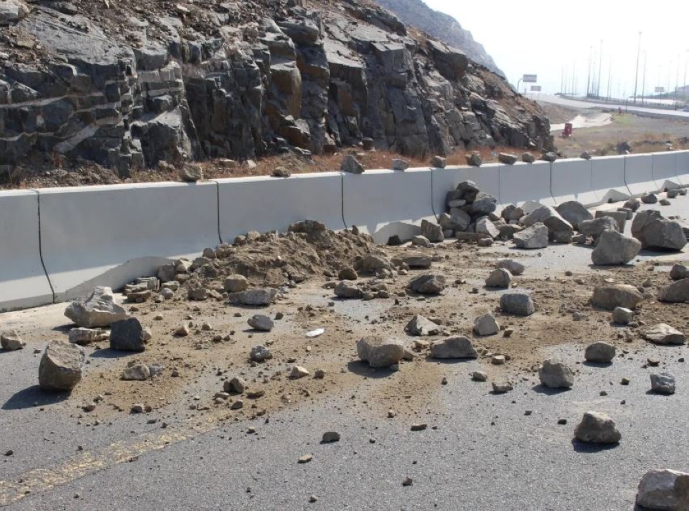 لرفع-الجاهزية.-تنفيذ-فرضية-انهيار-صخور-نتيجة-هطول-الأمطار-في-مكة