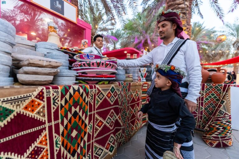 صور|-الإيقاعات-الشعبية-تتألق-في-أيام-الثقافة-اليمنية-بـ”انسجام-عالمي”