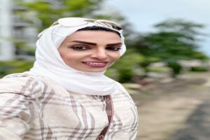 عائشة المشوي.. رائدة الإرشاد السياحي والثقافي وأول مرشدة سياحية دولية في الإمارات 2 IMG 20251124 WA0000