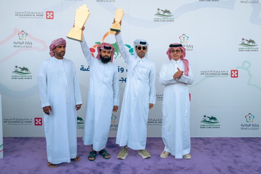  الهجن-السعودية-تظفر-بكأسي-“اللقايا”-في-كأس-وزارة-الرياضة