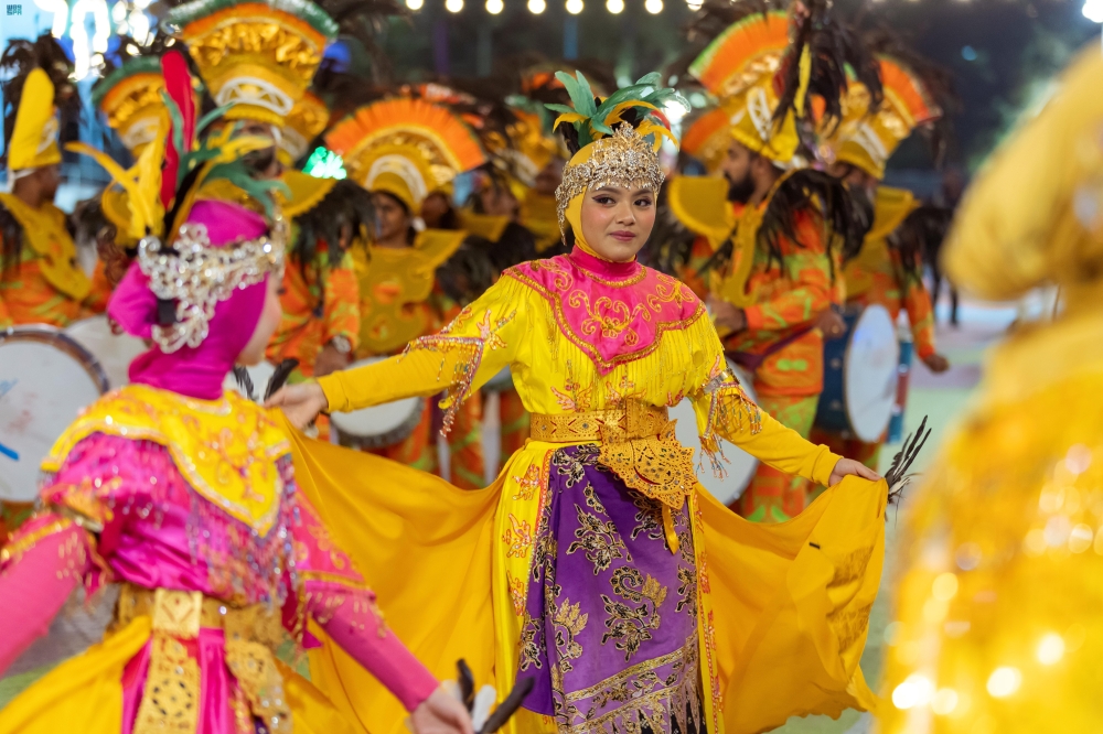 صور|-انسجام-عالمي.-إندونيسيا-تستعرض-ثقافتها-بالطبول-والفنون-الشعبية