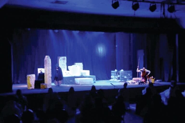 تصاعد-التنافس-بين-العروض-الفنية-بمهرجان-المونودراما-في-الدمام