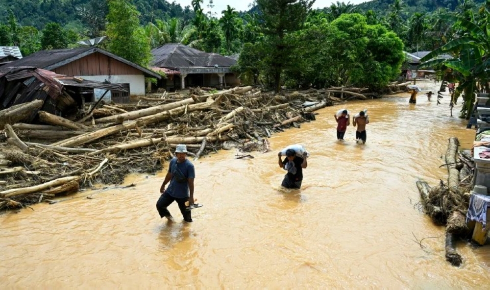 5-آلاف-جريح.-ارتفاع-حصيلة-ضحايا-فيضانات-إندونيسيا-إلى-961-قتيلًا