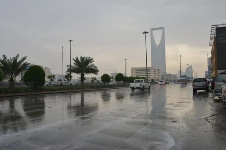 حتى-11-صباحًا.-أمطار-متوسطة-على-أجزاء-من-منطقة-الرياض