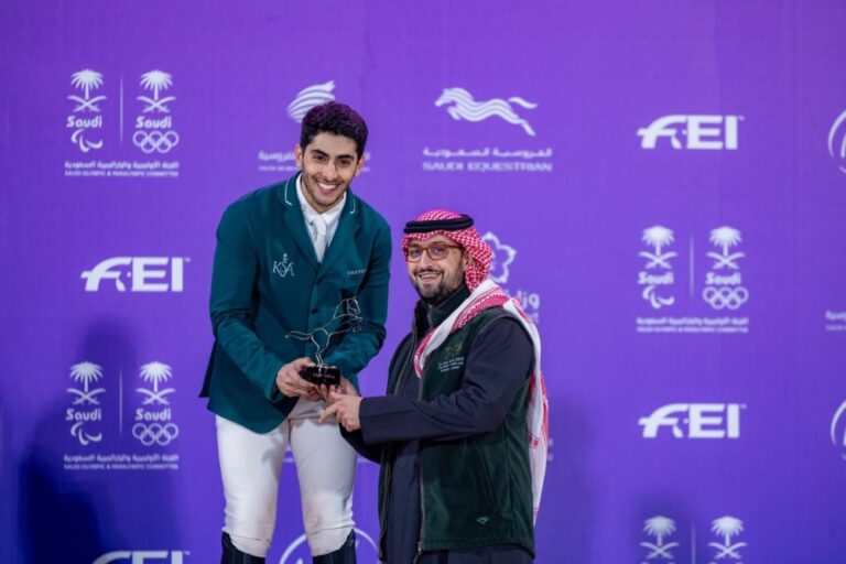 إيمانويل-كاميلي.-بطلا-لشوط-جائزة-“قفز-السعودية”-الكبرى