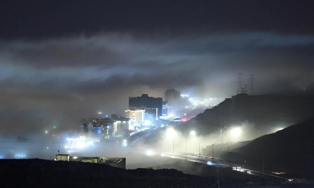 صور | أجواء شتوية أخاذة.. قمم عسير ترسم لوحة بصرية بانورامية 23 صور-|-أجواء-شتوية-أخاذة.-قمم-عسير-ترسم-لوحة-بصرية-بانورامية