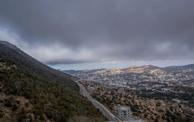 صور.-الضباب-والغيوم-ترسم-صورًا-بصرية-طبيعية-في-سماء-الباحة