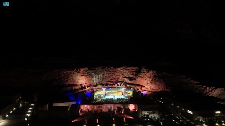 تجارب-جديدة-وبرامج-متنوعة.-انطلاق-مهرجان-شتاء-طنطورة-في-العلا