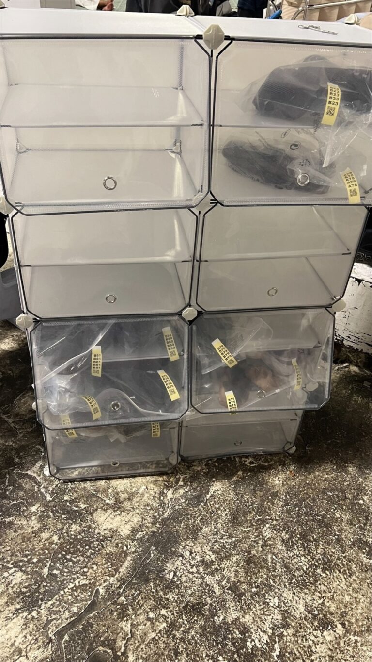 «اليوم»-ترصد-أول-مبادرة-لنقل-الأحذية-وإنهاء-«تكدس-المداخل»-بالمسجد-الحرام