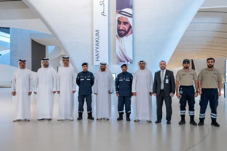 مجموعة من خط الدفاع الأول يزورون متحف زايد الوطني للإطلاع على إرث القائد المؤسس وتاريخ الامارات