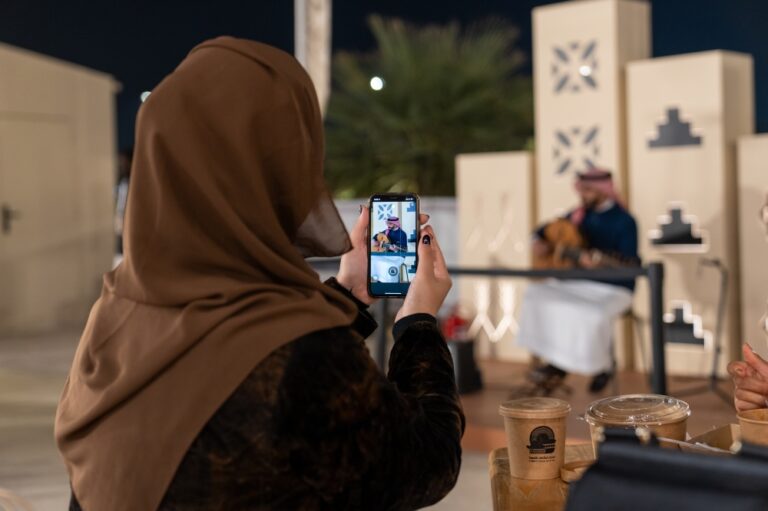 القطيف.-6-آلاف-زائر-و8600-طبق-في-ختام-مهرجان-المأكولات