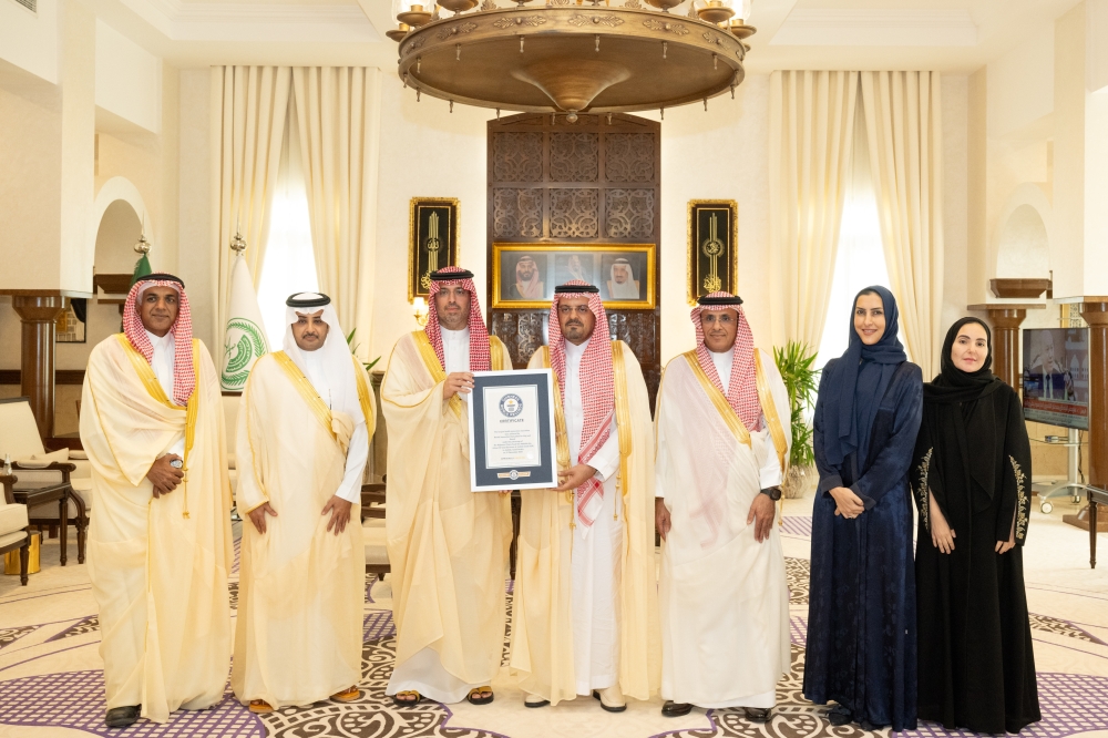 نائب أمير مكة يتسلّم شهادة «غينيس» لهاكثون الابتكار الصحي للحج والعمرة 56 نائب-أمير-مكة-يتسلّم-شهادة-«غينيس»-لهاكثون-الابتكار-الصحي-للحج-والعمرة
