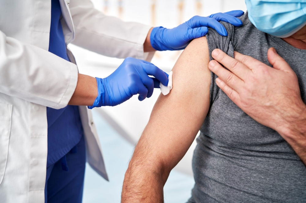 400 ألف فحص بصري و14 ألف تطعيم بمطار القصيم في 2025 33 400-ألف-فحص-بصري-و14-ألف-تطعيم-بمطار-القصيم-في-2025